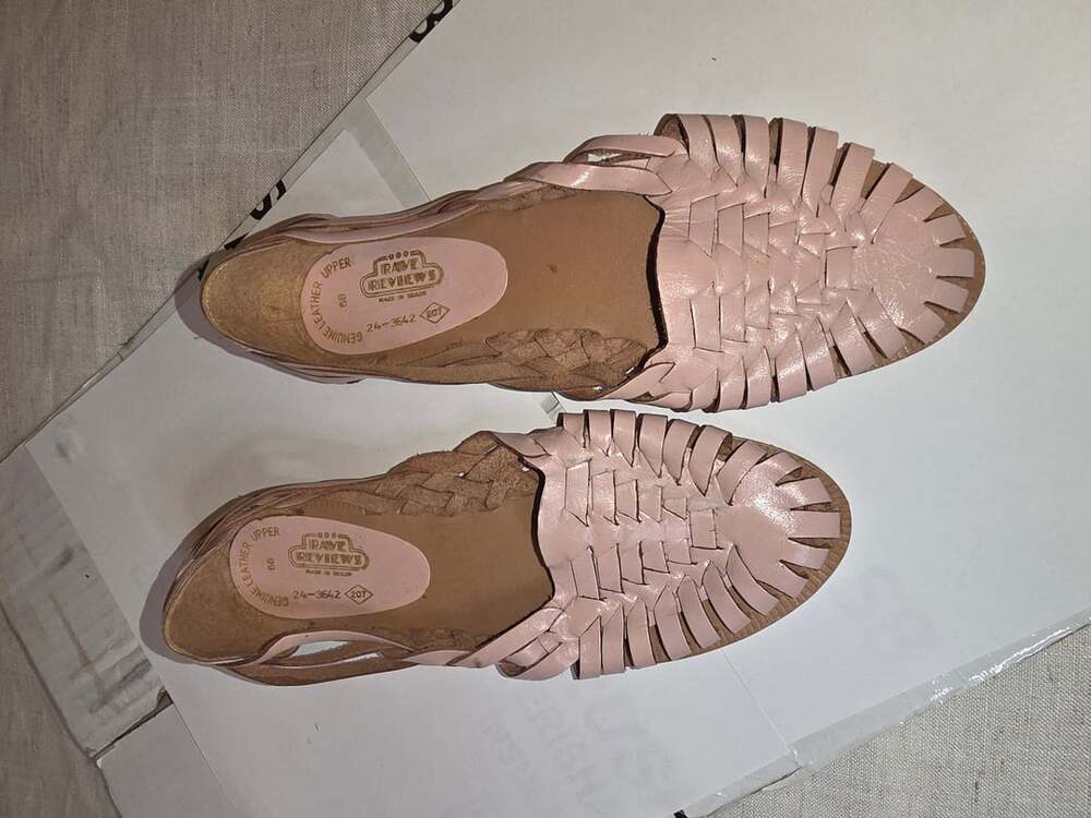 Rave Reviews Huarache Flat Size 6 Pink Leather Shoes